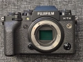 Fujifilm X-T4, 3 батерии, зарядно и 2 SD карти Самсунг, снимка 1
