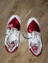Спортни бели обувки с червено сърце Moshino