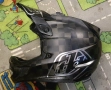 каска D4 CARBON HELMET W/MIPS STEALTH BLACK / SILVER size L Troy lee designs TLD, снимка 3