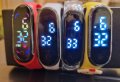 LED-силиконови гривни/часовници