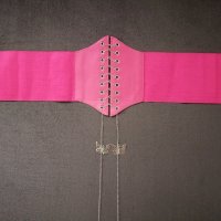 Розов корсет от еко кожа с метална верижка и висулки пеперуди в сребрист цвят, снимка 9 - Корсети, бюстиета, топове - 39470497