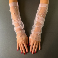 Дълги дамски ръкавици от розов тюл с бели перли- 3013, снимка 2 - Ръкавици - 44818288