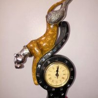 Часовник с ягуар , снимка 1 - Антикварни и старинни предмети - 32122589
