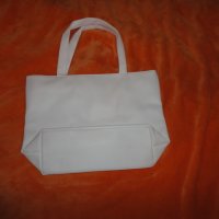 бяла ,голяма ,чисто нова дамска чанта, снимка 2 - Чанти - 31236546
