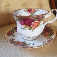 Royal Albert Old country roses чаша за чай, снимка 1 - Сервизи - 38010647