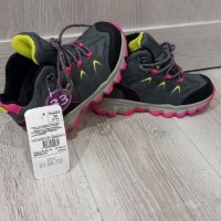 Нови зимни обувки н.33 за момиче, снимка 2 - Детски боти и ботуши - 39388541