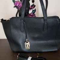 Стилна и практична, черна чанта JOHNNY, като нова, снимка 2 - Чанти - 40129229