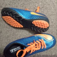 Детски футболни обувки 35 номер, снимка 1 - Футбол - 42540638