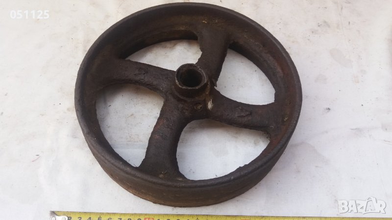 австрийско старо масивно чигунено колело от машина , снимка 1