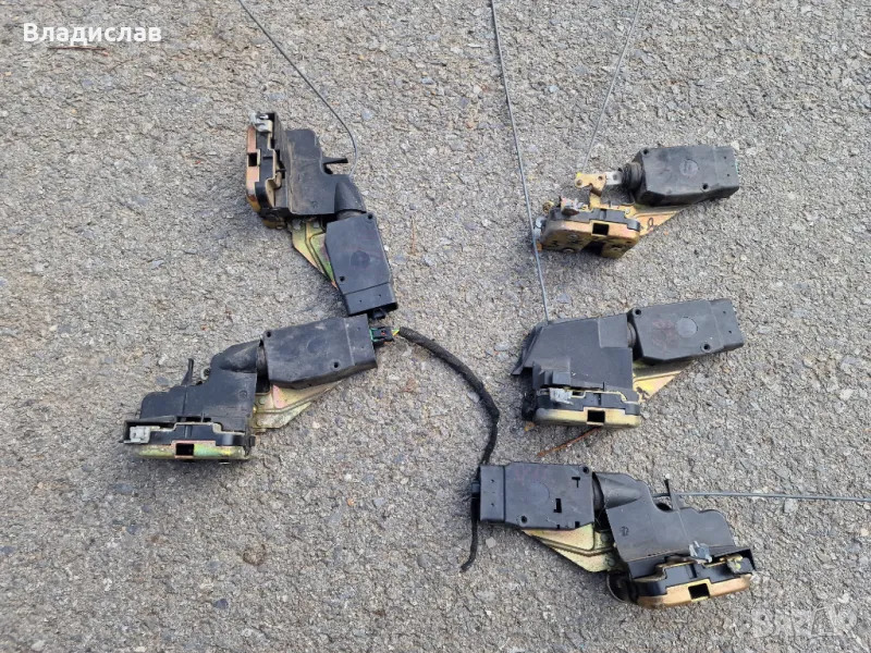 Брави за врати Volvo V40 , снимка 1