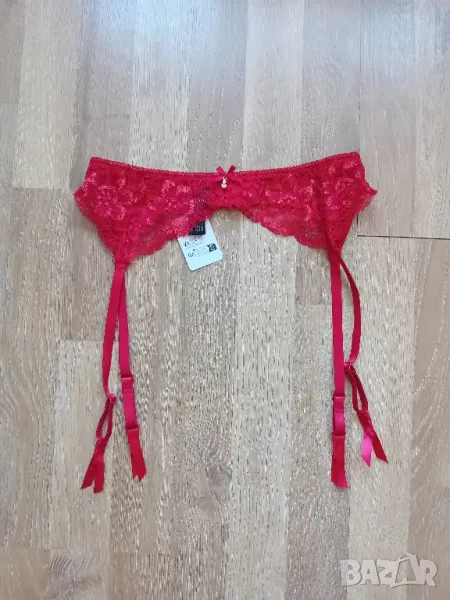 Червен колан за жартиери , снимка 1