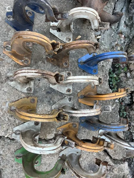 Панти за преден капак Лада 2103/2106, снимка 1