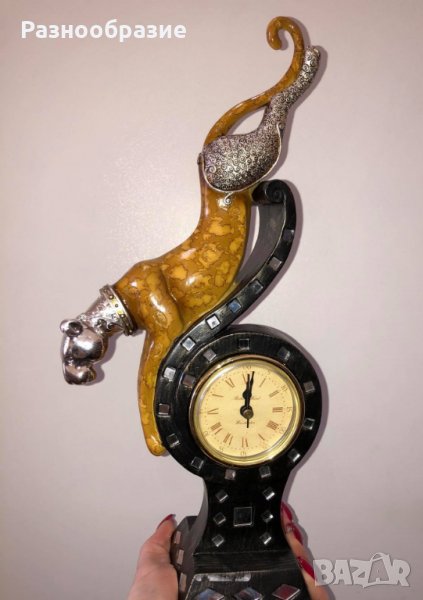Часовник с ягуар , снимка 1