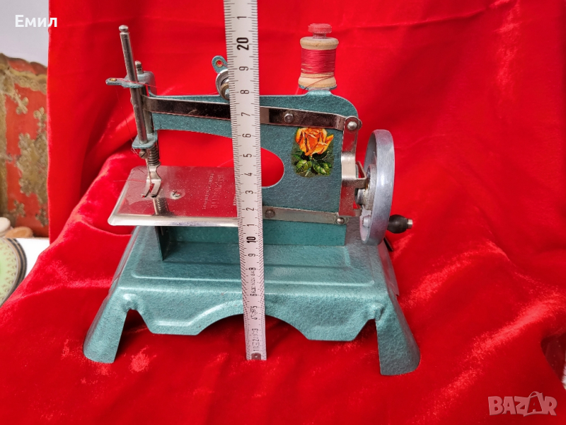 Колекционерска детска шевна машина MA COUSETTE, снимка 1