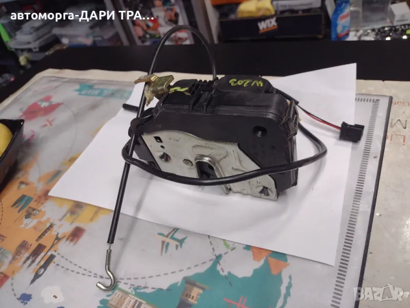 Брава за предна дясна врата на Мерцедес Ц W203 04г., снимка 1