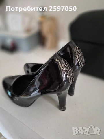 Лачени официални обувки 37,5-38 номер 