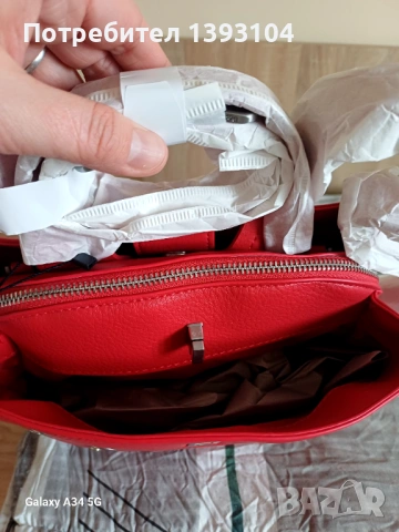 Нова червена раница Desigual, снимка 2 - Раници - 53922789