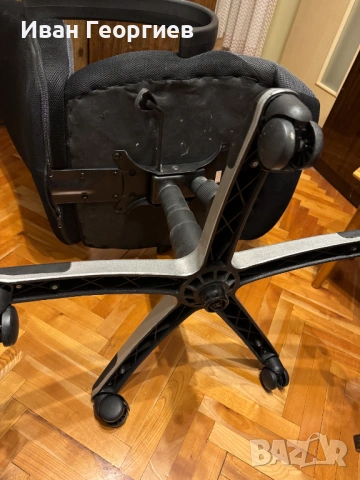 Офисен/геймърски въртящ се стол , снимка 5 - Столове - 53896639