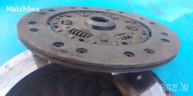 Притисквателен и феродов диск за Мерцедес 124 200Е 250Д, снимка 3 - Части - 47758715