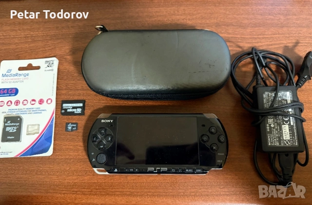 PSP 3004 Хакнато 64GB 40 игри Piano Black + кейс