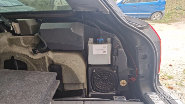 субуфер оригинален Ауди A4 Б6 audi A4 B6 subufer originalen 