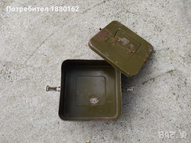 Стара военна метална кутия , снимка 2 - Антикварни и старинни предмети - 52433267