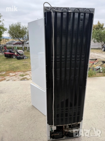 Хладилник с фризер Миеле с 2 мотора 177см, снимка 8 - Хладилници - 51845848