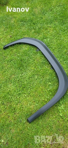 дясна лайсна за Тойота ярис крос, снимка 3 - Части - 54166235