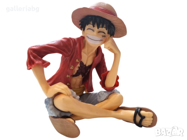 Фигурка на Луфи (One Piece) – Седнал с усмивка и сламена шапка