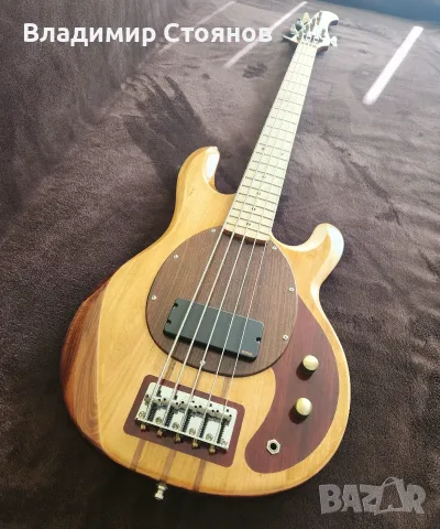 Бас китара Custom V & Бас комбо усилвател Orange Crush 50 BXT
