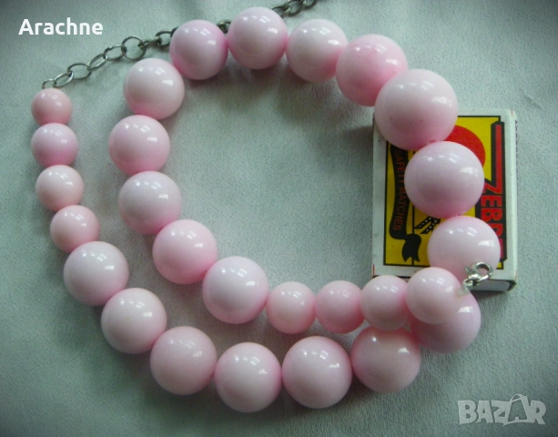 Едър гердан от рядък розов нефрит