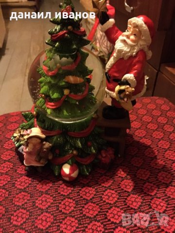 луксозно музикално  коледно  преспапие---размери:18X16X23CM