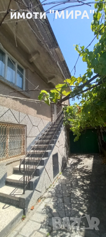 КЪЩА в кв. Дружба, гр. Хасково, снимка 2 - Къщи - 44652528
