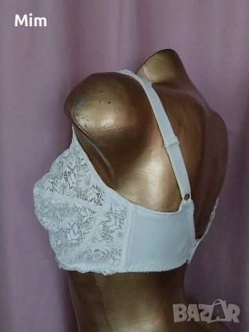 Hunkemoller 85 F Дантелен сутиен цвят екрю , снимка 4 - Бельо - 54035319
