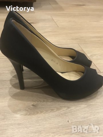 Обувки на висок ток