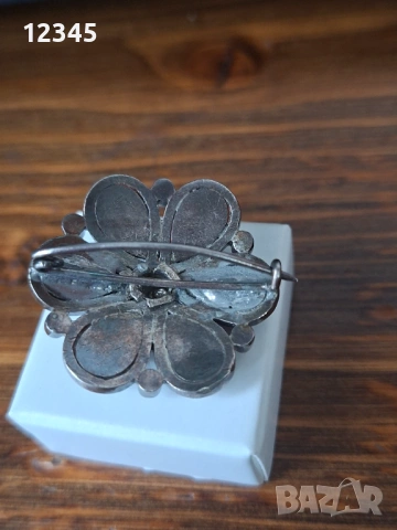 Стара сребърна брошка с камъни, снимка 2 - Колиета, медальони, синджири - 54124288