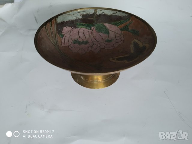 месингова купа,декорирана с емайл