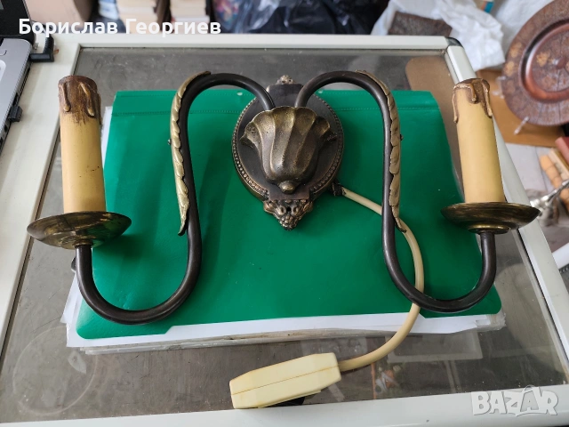 Стар месингов аплик за стена