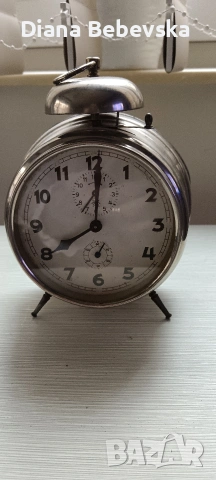 Часовник будилник 