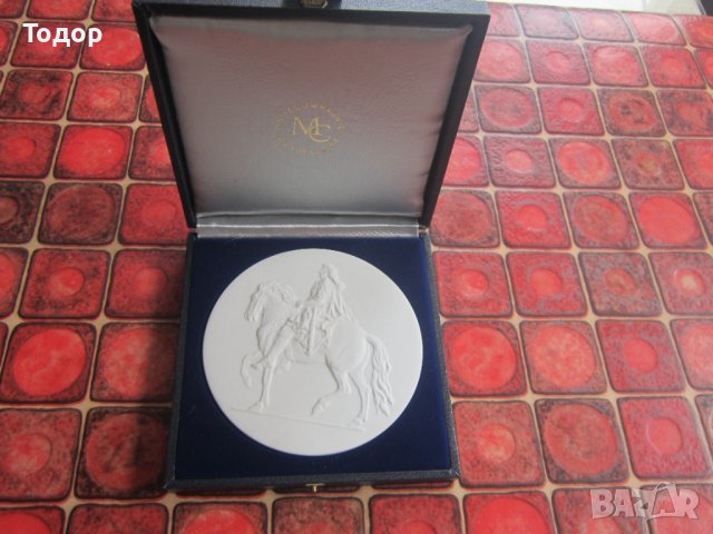 Порцеланова картина пано медал в кутия порцелан 2, снимка 1 - Други - 36580519