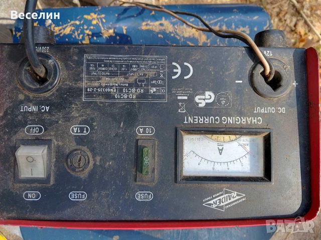 Продавам зарядно за кола 12V, снимка 2 - Зарядни за кола - 51834482