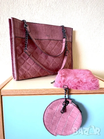 НОВА чанта Axel с аксесоари, снимка 10 - Чанти - 54033076