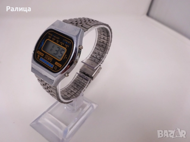 Мъжки електронен часовник Stempo от 80-те години, снимка 2 - Мъжки - 52349631