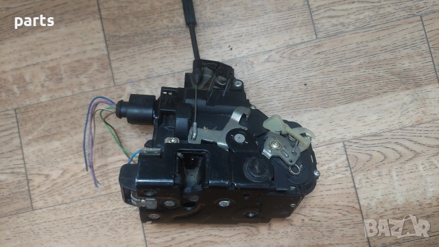 Задна Дясна Брава - Ключалка VW Голф 4, снимка 5 - Части - 52682502