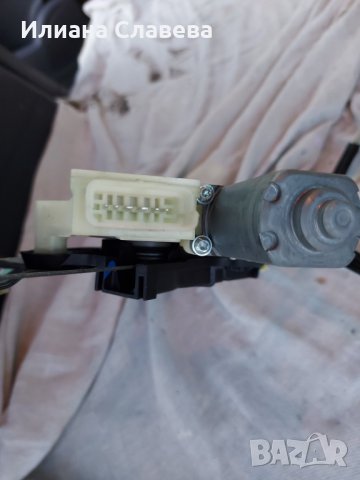 Ел.машинка за предно дясно стъкло за Ситроен Ц4 Пикасо 2013-2019 , снимка 3 - Части - 31623050