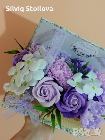 Кутия книга със сапунени цветя, снимка 9 - Подаръци за жени - 40305124