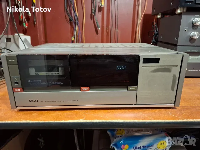 Продава се Akai FD-3. 