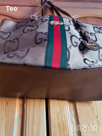 Дамска чанта Gucci, снимка 3 - Чанти - 56344799