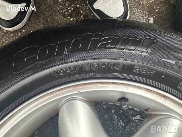 Джанти 15 Мерцедес , снимка 4 - Гуми и джанти - 54271596