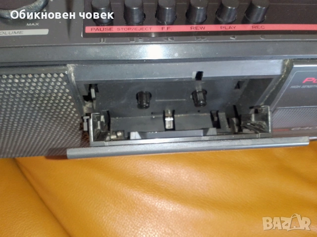 Ретро Класика: Hitachi TRK-640E - Колекционерско състояние!, снимка 3 - Радиокасетофони, транзистори - 54144521